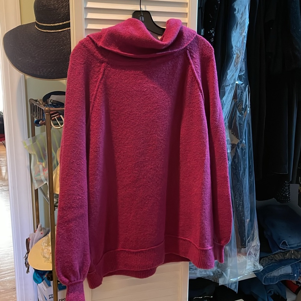 Free People NEW w/o tags ECHO Beach pullover sweater in Cranberry size Large - Picture 3 of 3